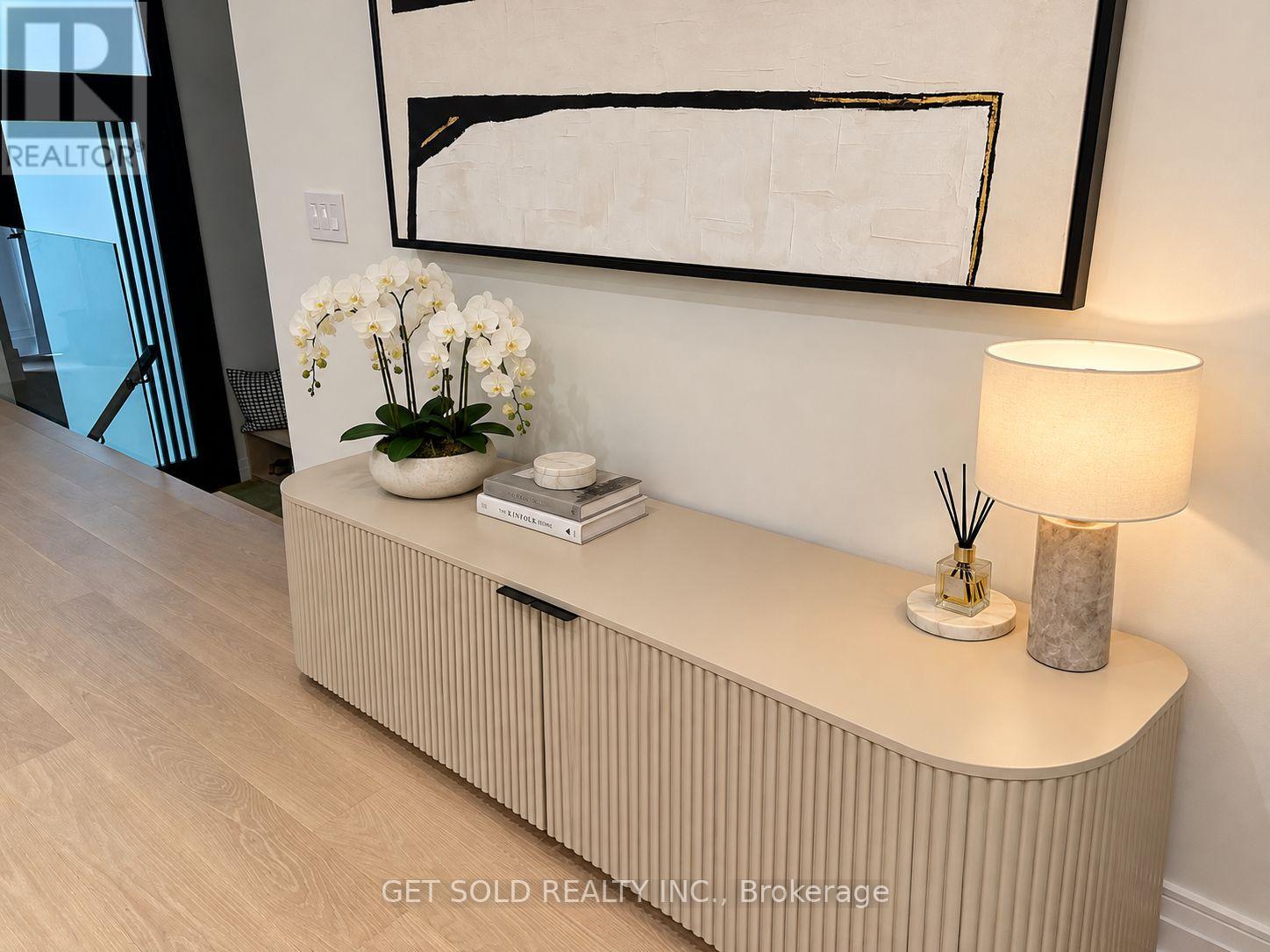 551 Broadway Avenue, Toronto, Ontario  M4G 2S2 - Photo 4 - C14089238