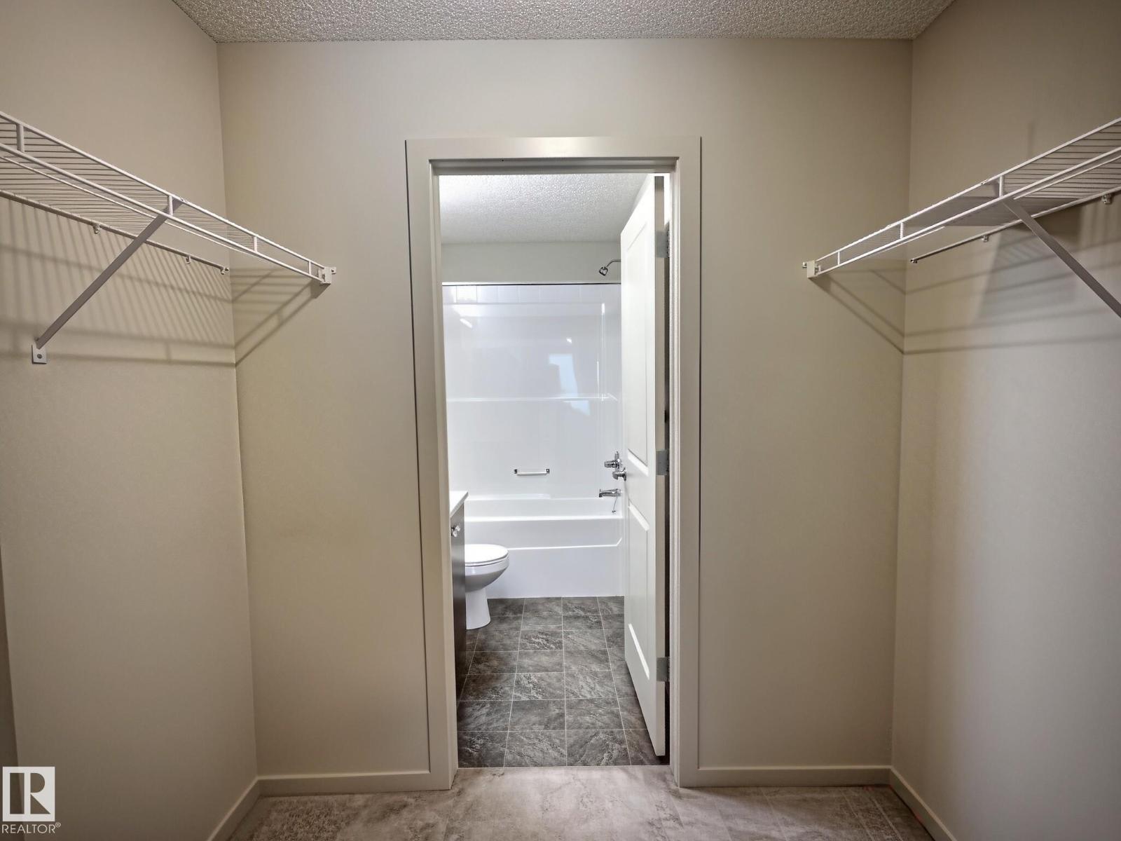 #106 508 Albany WY NW
