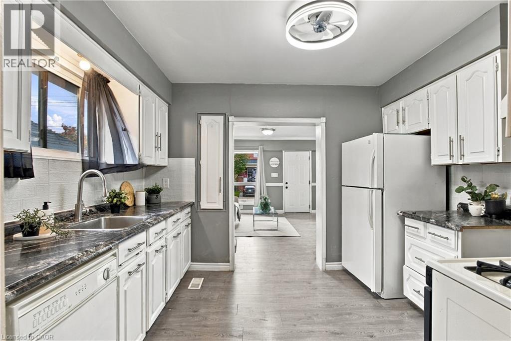 81 East 23rd Street, Hamilton, Ontario  L8V 2W7 - Photo 13 - 40870521