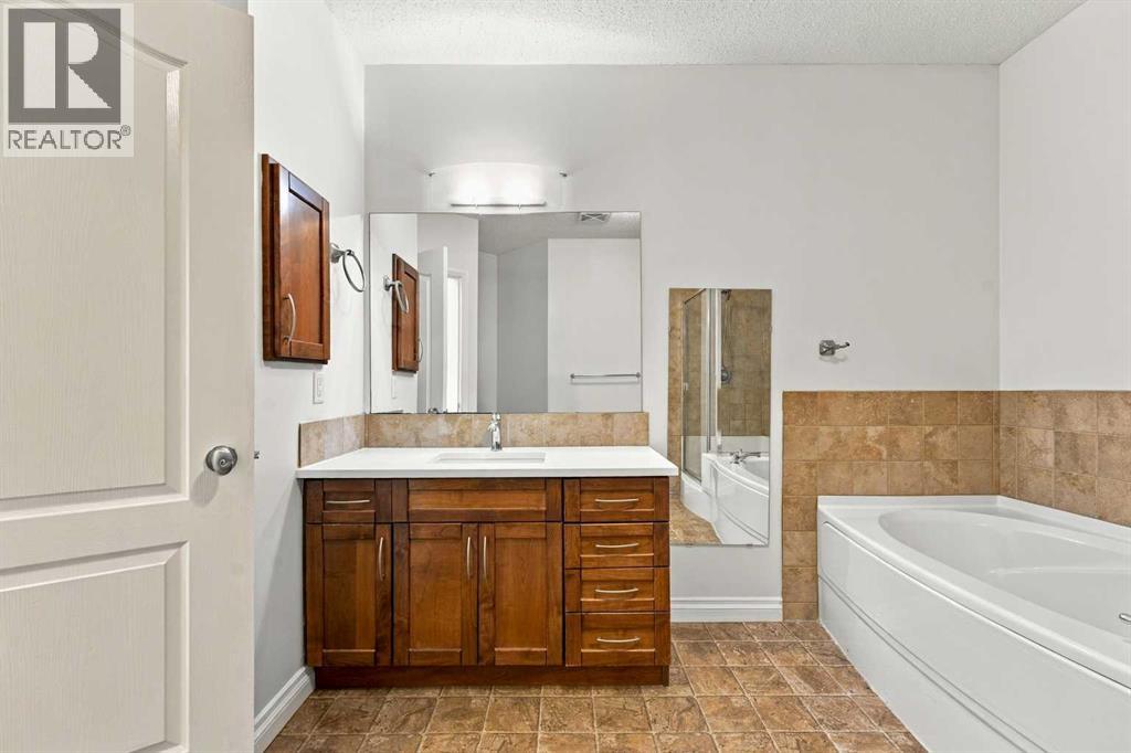 305, 30 Discovery Ridge Close SW