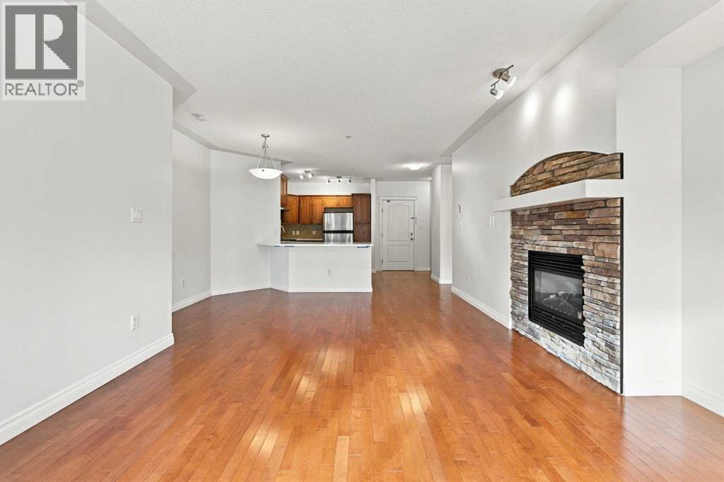 305, 30 Discovery Ridge Close SW
