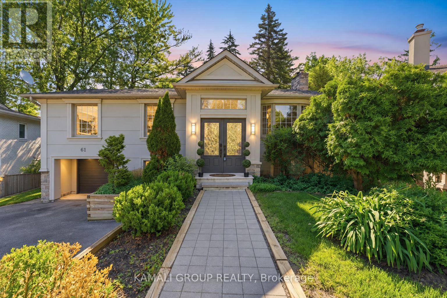 61 LAWNWOOD COURT, Richmond Hill, Ontario
