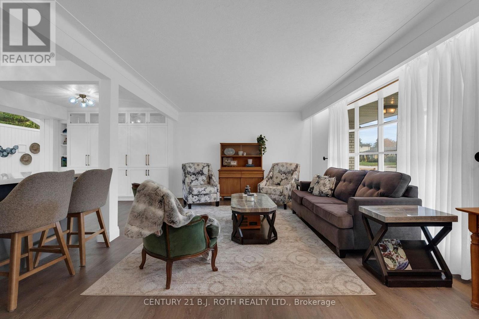 254 Grove Street E, Barrie (Wellington), Ontario  L4M 2P9 - Photo 4 - S14089320