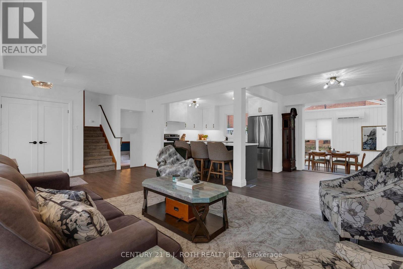 254 Grove Street E, Barrie (Wellington), Ontario  L4M 2P9 - Photo 6 - S14089320
