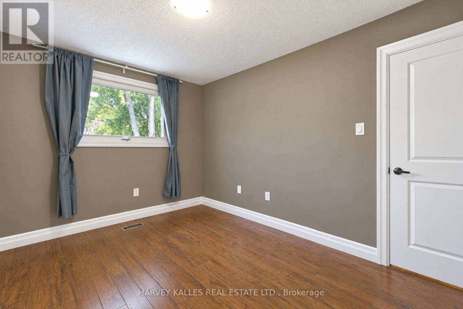 2429 Overton Drive, Burlington, Ontario  L7P 4B6 - Photo 16 - W14089342