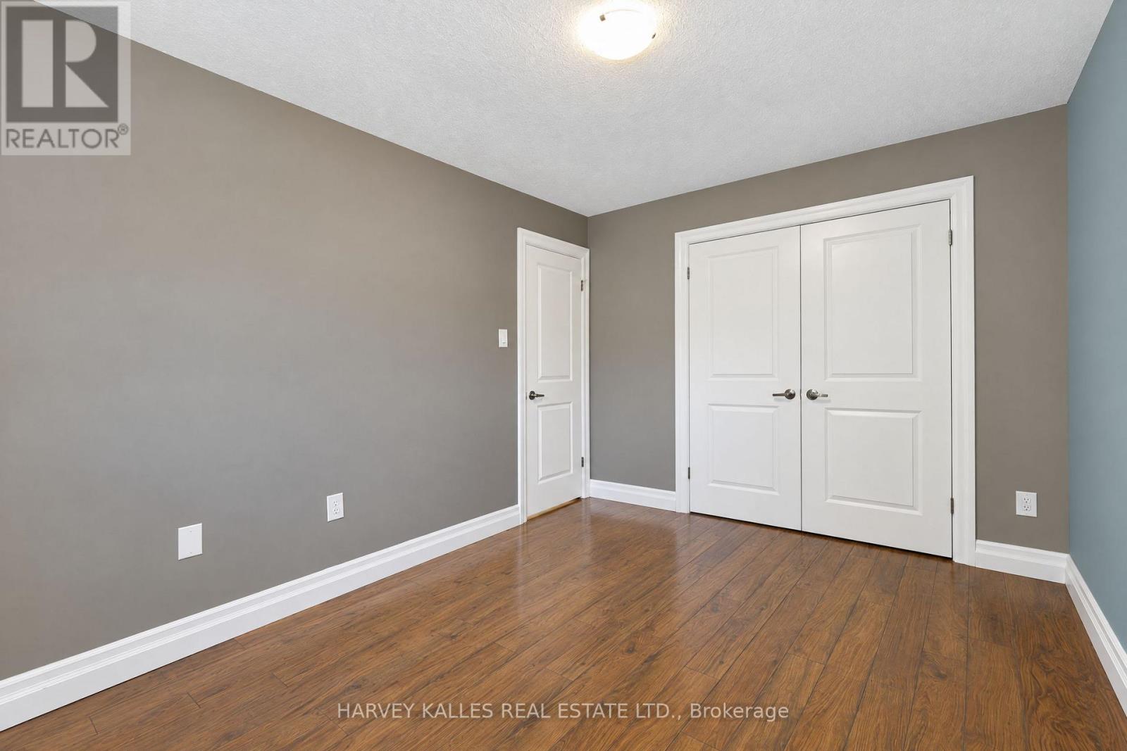 2429 Overton Drive, Burlington, Ontario  L7P 4B6 - Photo 17 - W14089342