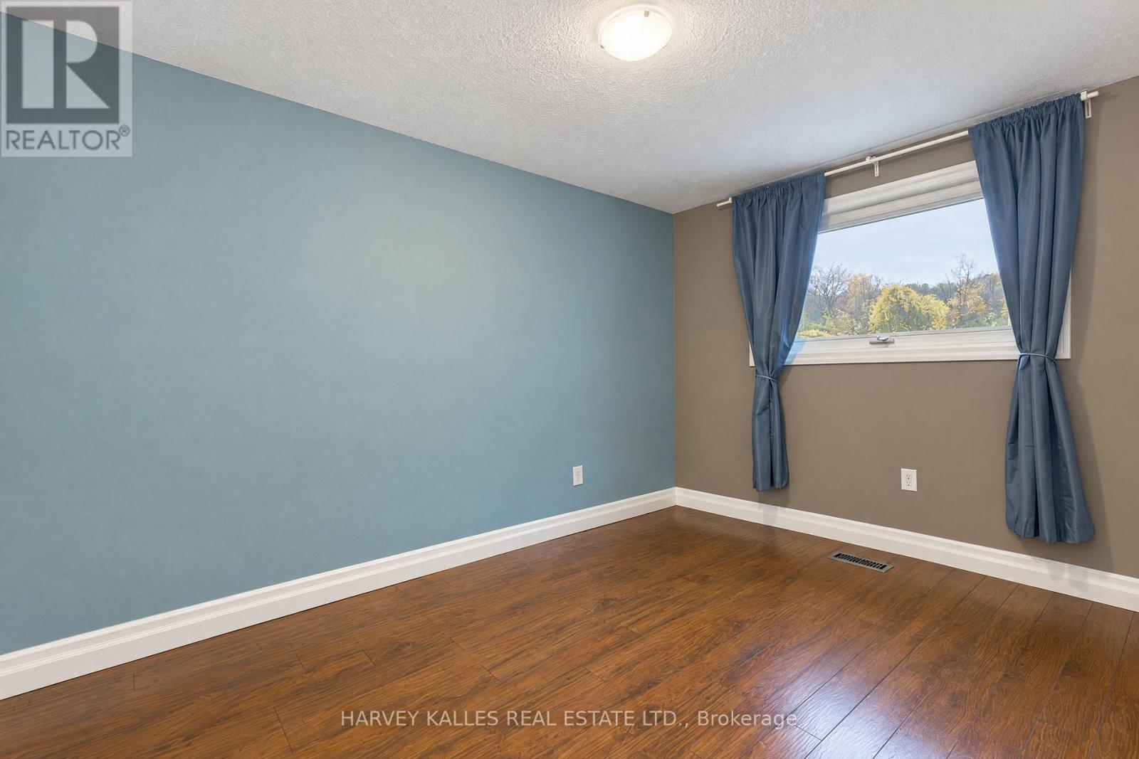 2429 Overton Drive, Burlington, Ontario  L7P 4B6 - Photo 18 - W14089342