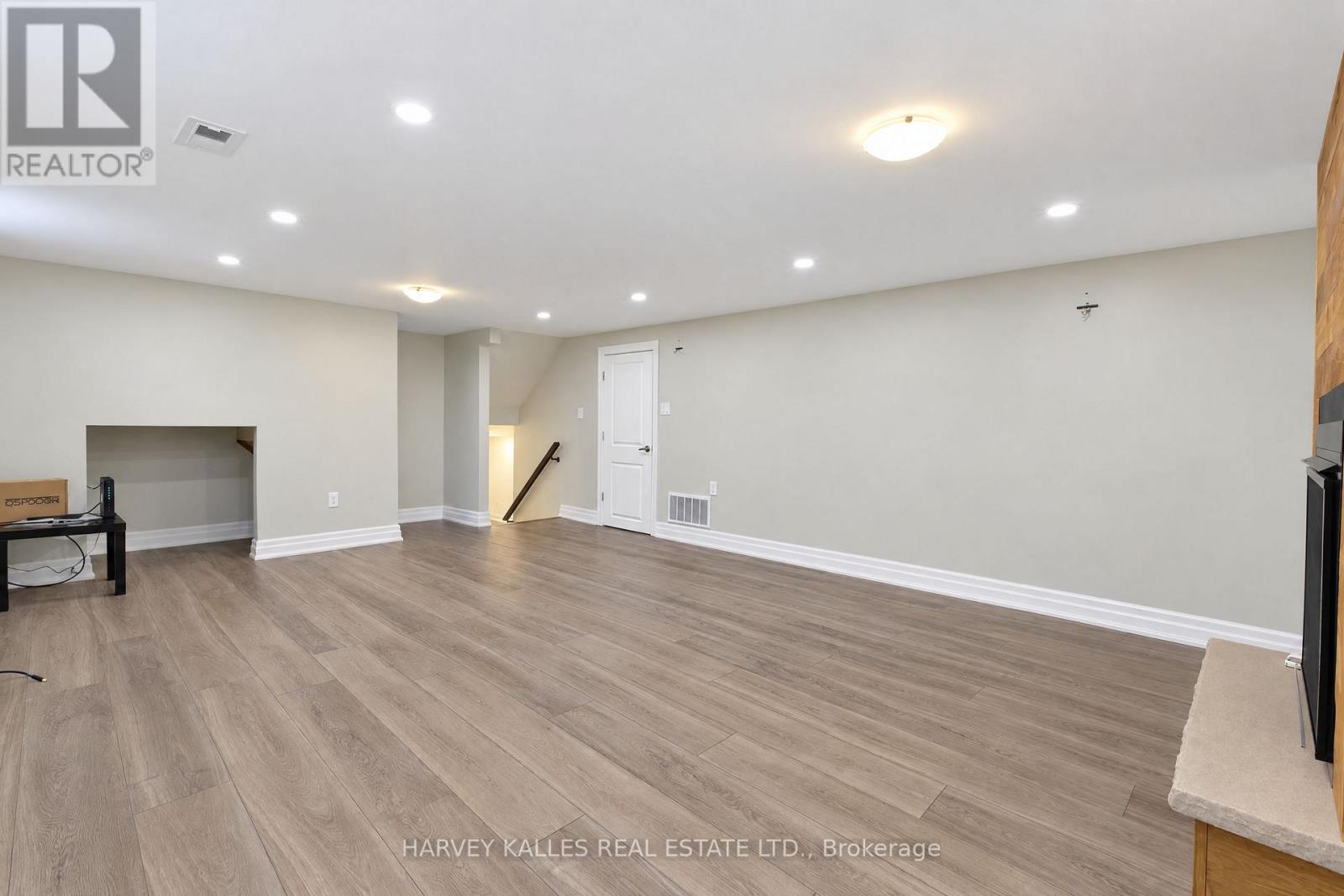 2429 Overton Drive, Burlington, Ontario  L7P 4B6 - Photo 21 - W14089342