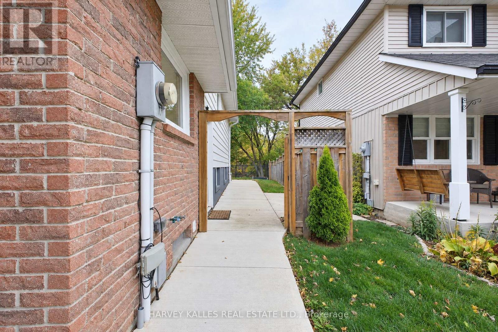 2429 Overton Drive, Burlington, Ontario  L7P 4B6 - Photo 27 - W14089342