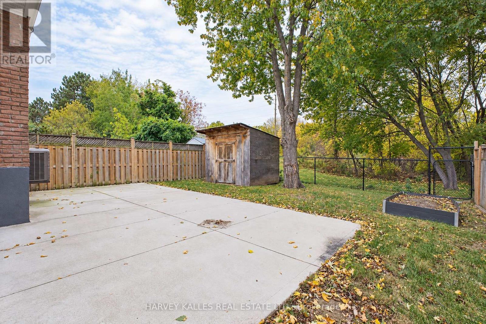 2429 Overton Drive, Burlington, Ontario  L7P 4B6 - Photo 28 - W14089342