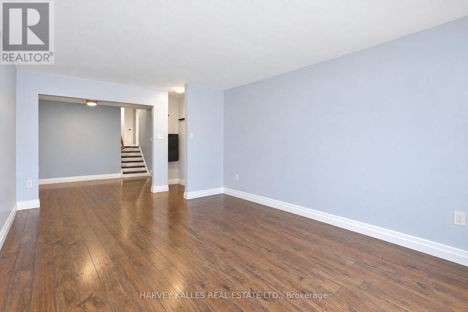 2429 Overton Drive, Burlington, Ontario  L7P 4B6 - Photo 6 - W14089342