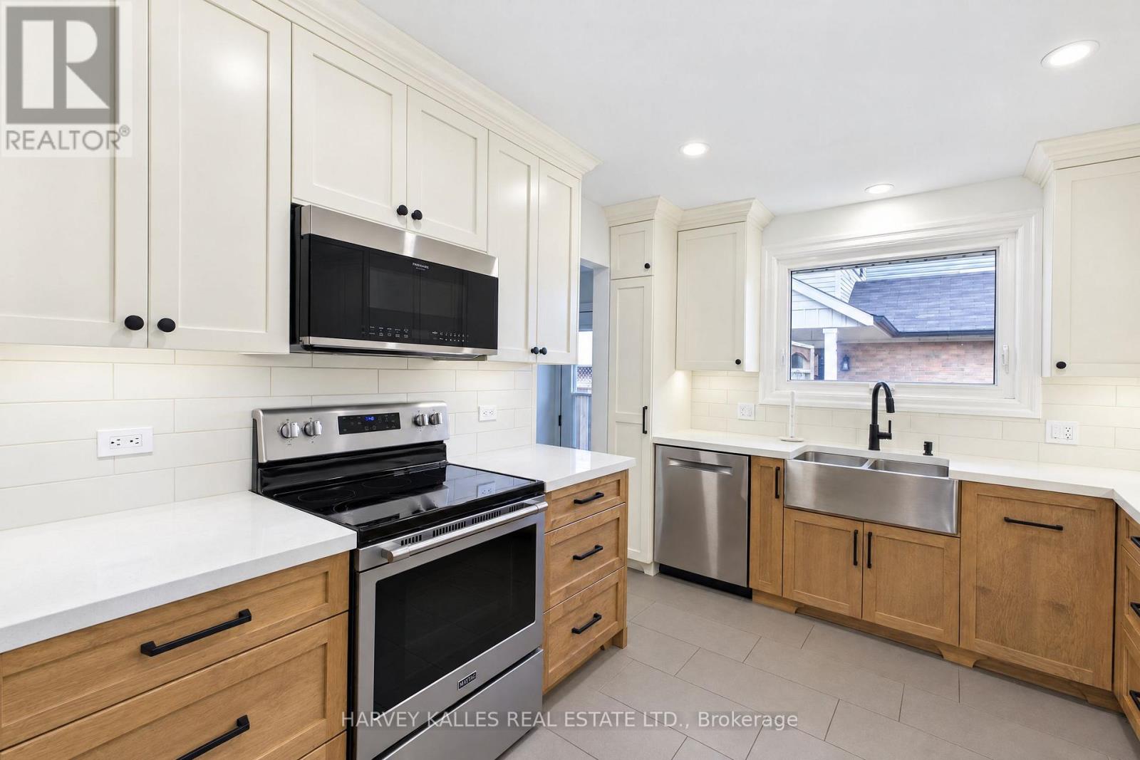 2429 Overton Drive, Burlington, Ontario  L7P 4B6 - Photo 9 - W14089342