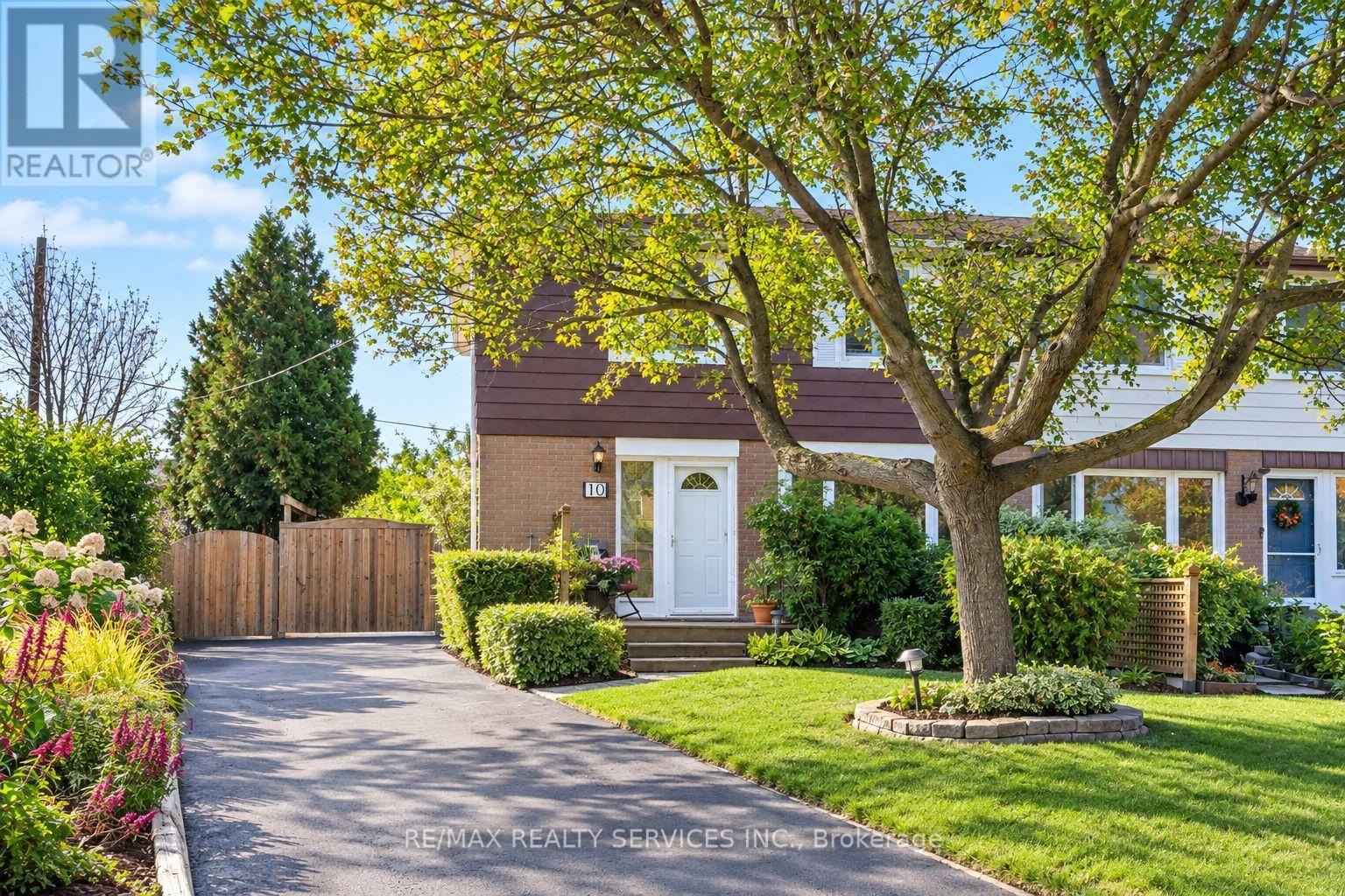 10 DANESBURY CRESCENT, Brampton, Ontario