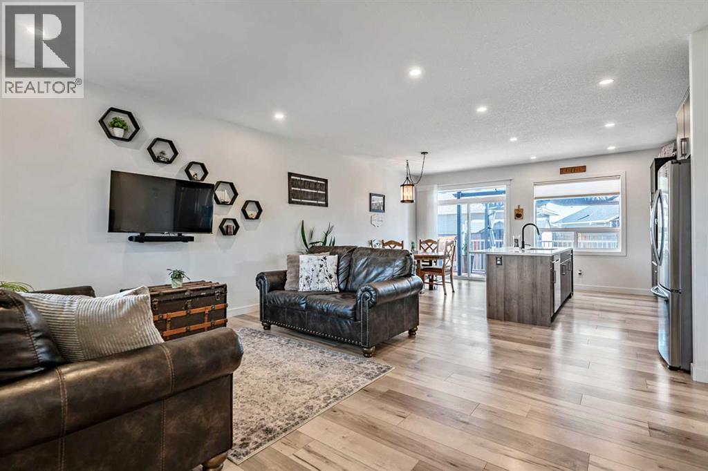 195 Riverwood Crescent SW