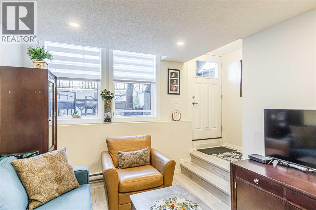 168 Cranbrook Square SE