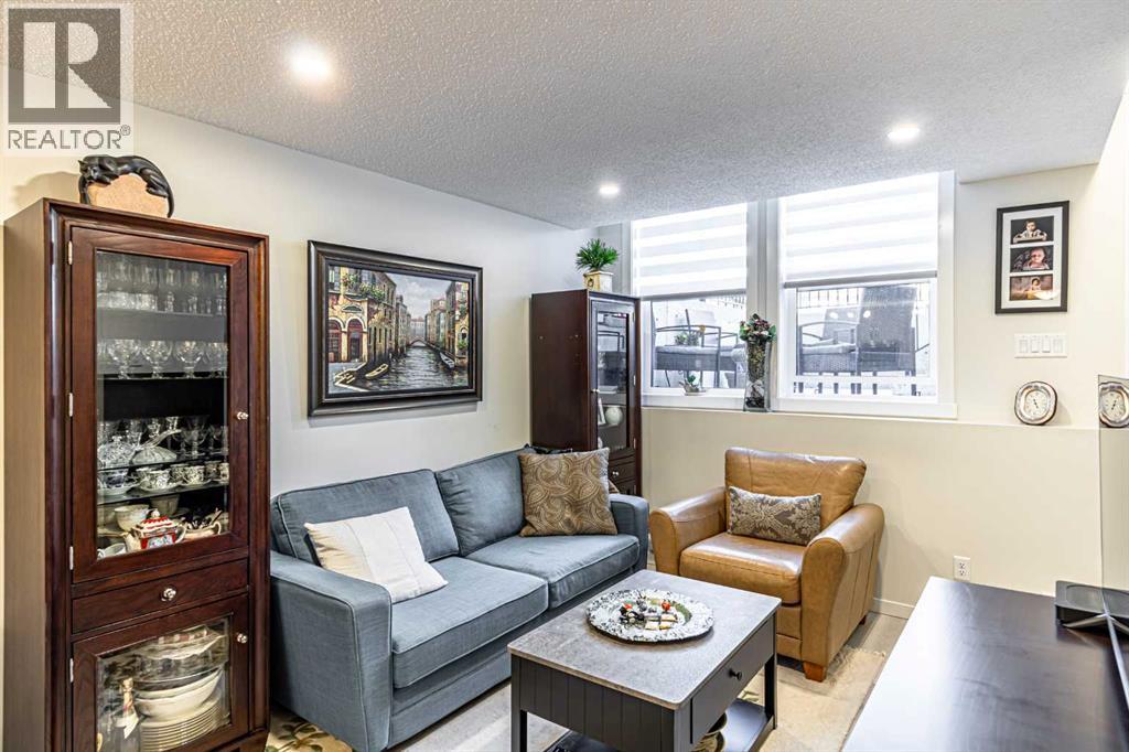168 Cranbrook Square SE
