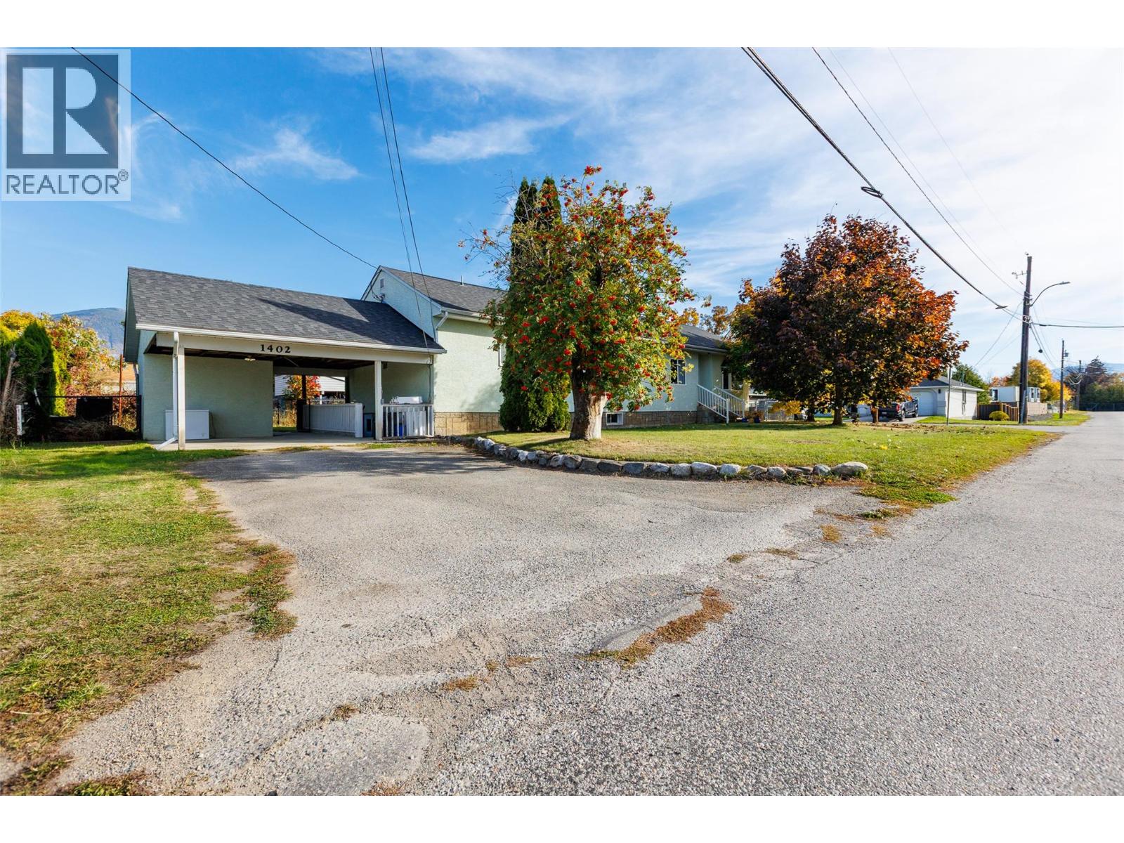 1402 Birch Street Creston British Columbia Canada V0B1G3 2