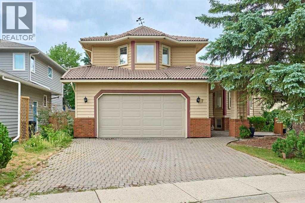 7 Suncastle Crescent SE