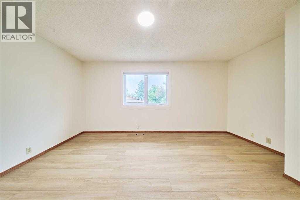 7 Suncastle Crescent SE