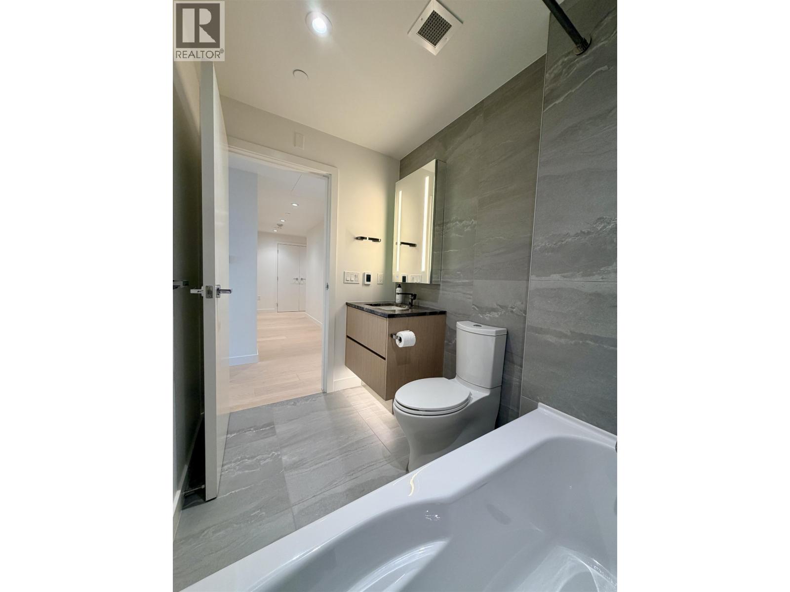 304 785 Harbour Way, North Vancouver, British Columbia  V6P 0N2 - Photo 22 - R3176265