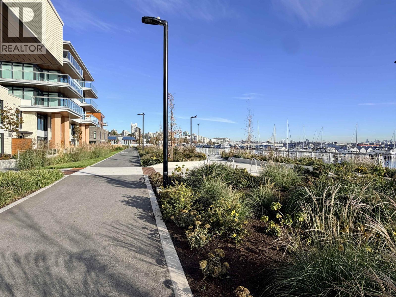 304 785 Harbour Way, North Vancouver, British Columbia  V6P 0N2 - Photo 9 - R3176265