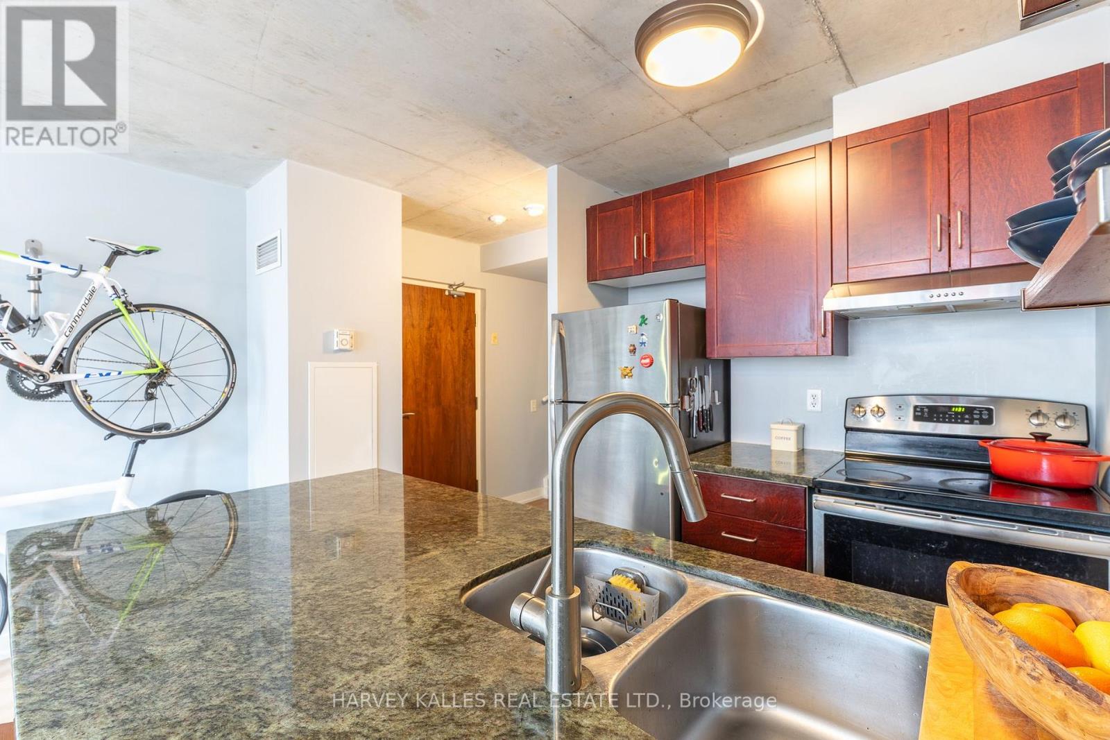 702 - 36 Charlotte Street, Toronto, Ontario  M5V 3P7 - Photo 6 - C14089376