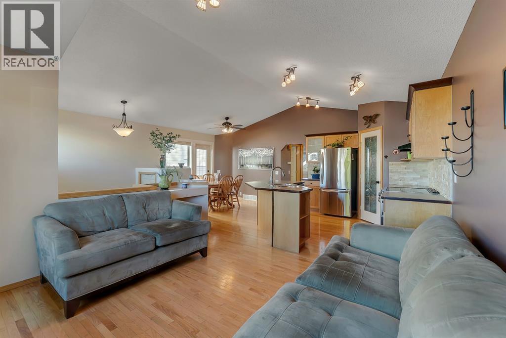82 Bridleridge Road SW, Calgary, Alberta  T2Y 4E1 - Photo 7 - A2351149