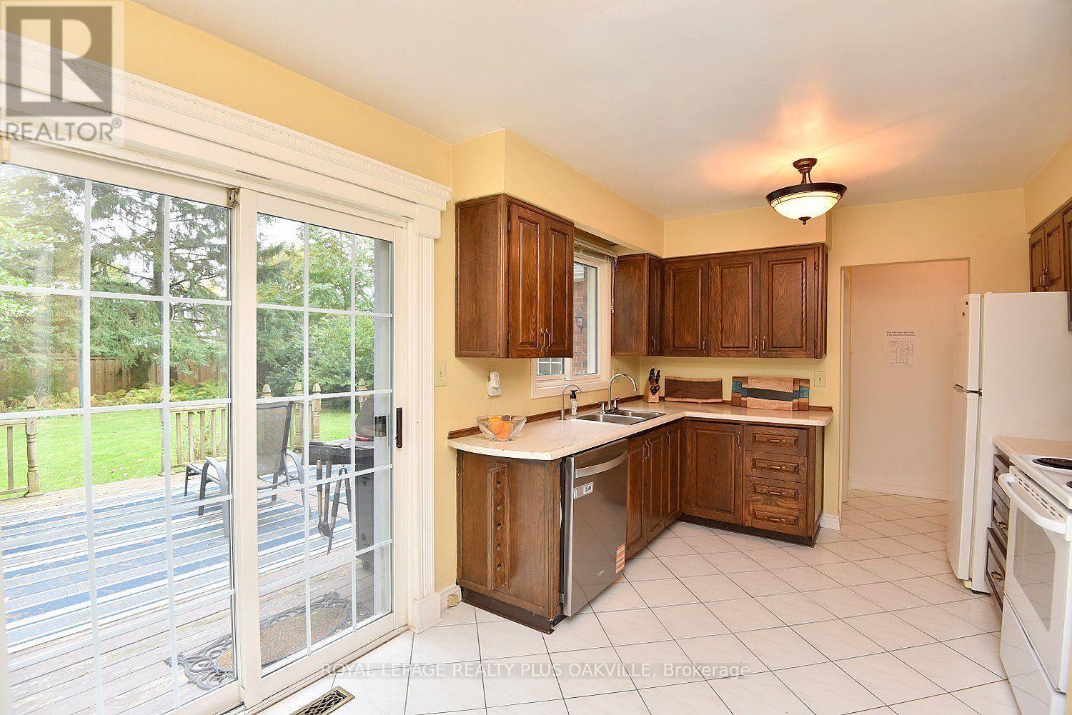 274 Belvenia Road, Burlington, Ontario  L7L 2G4 - Photo 17 - W13883838