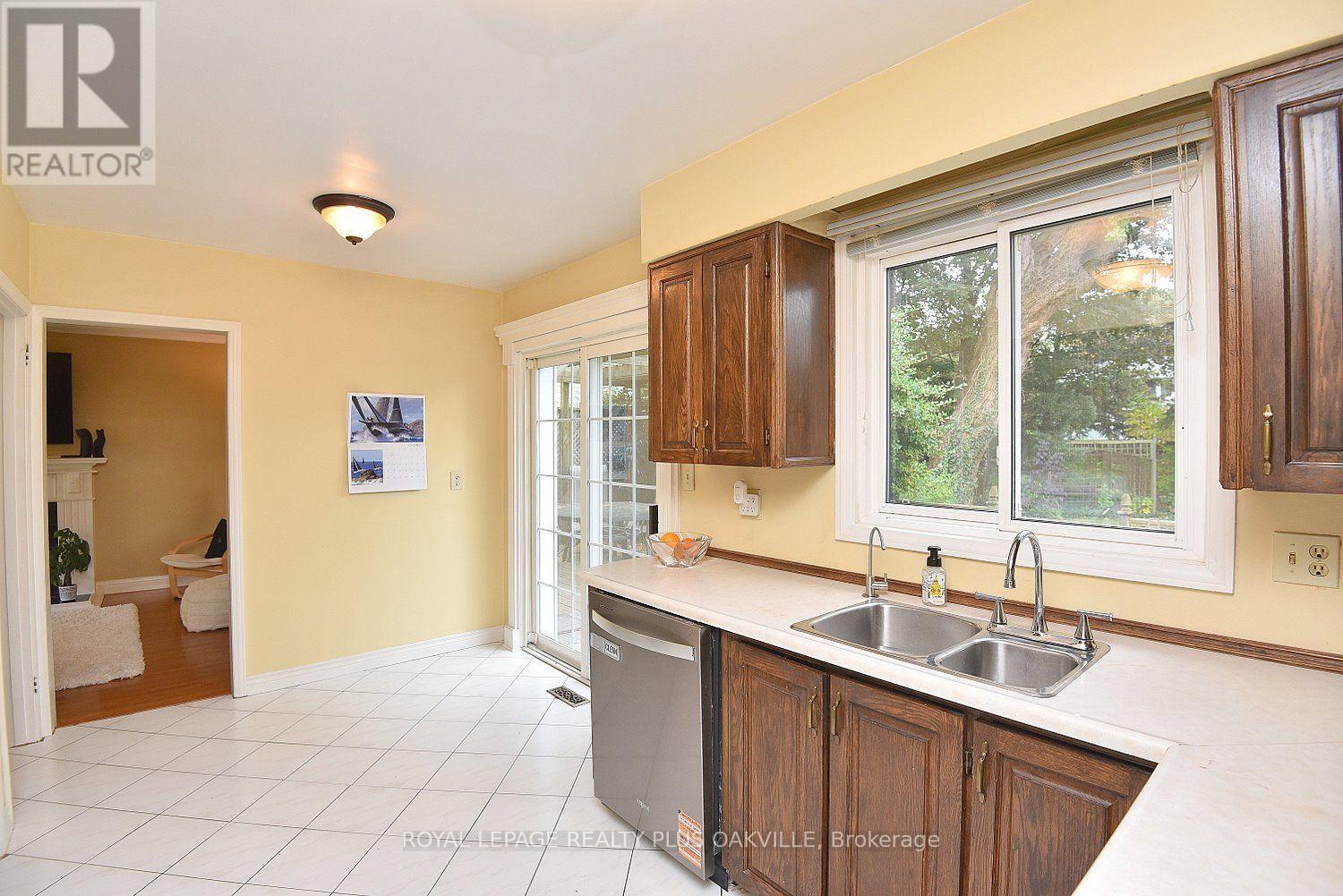 274 Belvenia Road, Burlington, Ontario  L7L 2G4 - Photo 19 - W13883838