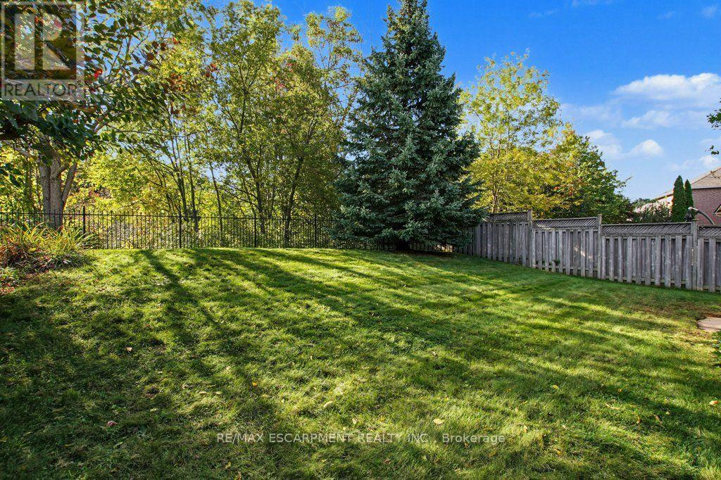 172 Valmont Court, Hamilton (Ancaster), Ontario  L9G 5A1 - Photo 10 - X14089386