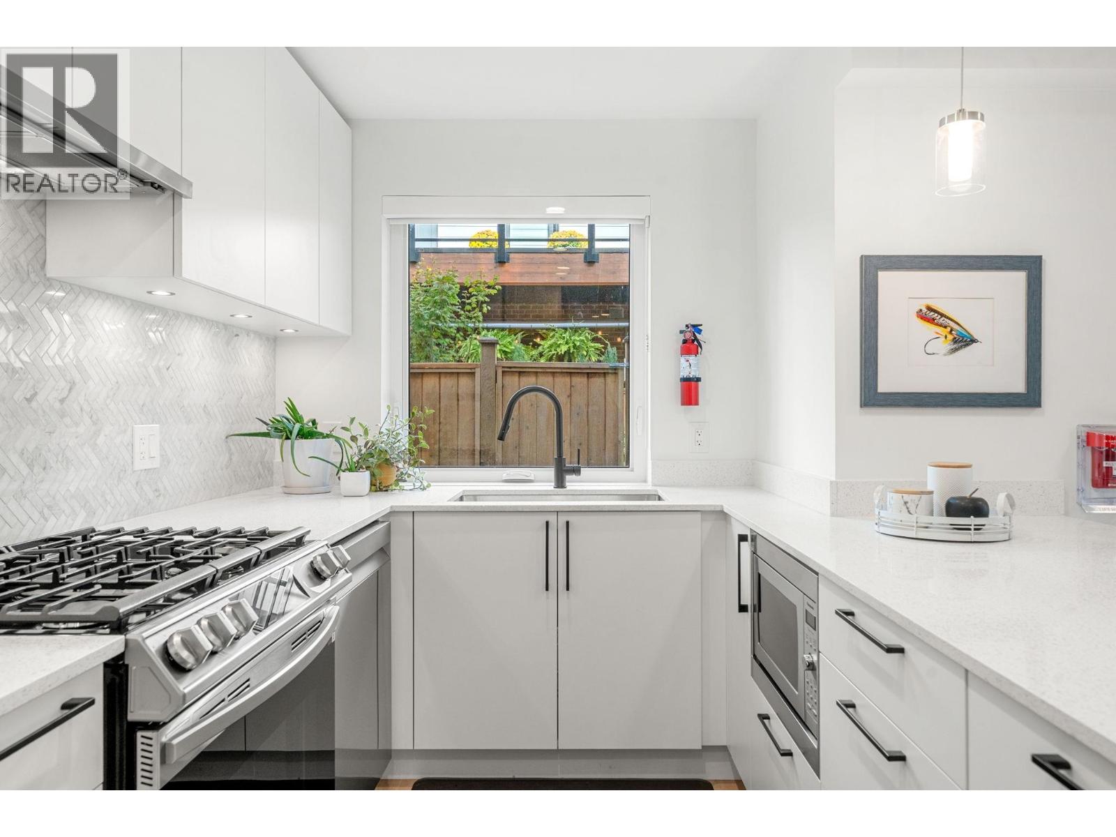 157 555 E 2nd Street, North Vancouver, British Columbia  V7L 1E1 - Photo 12 - R3176239