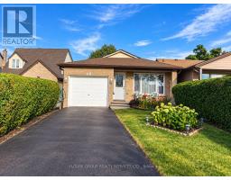 40 LYTON CRESCENT, Hamilton, Ontario