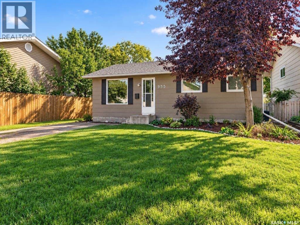 955 Holdsworth Crescent, Moose Jaw, Saskatchewan  S6H 6T8 - Photo 5 - SK051305
