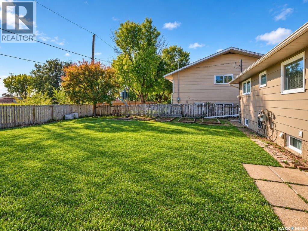 955 Holdsworth Crescent, Moose Jaw, Saskatchewan  S6H 6T8 - Photo 55 - SK051305