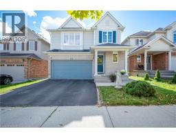 324 BEAUMONT Crescent, Kitchener, Ontario