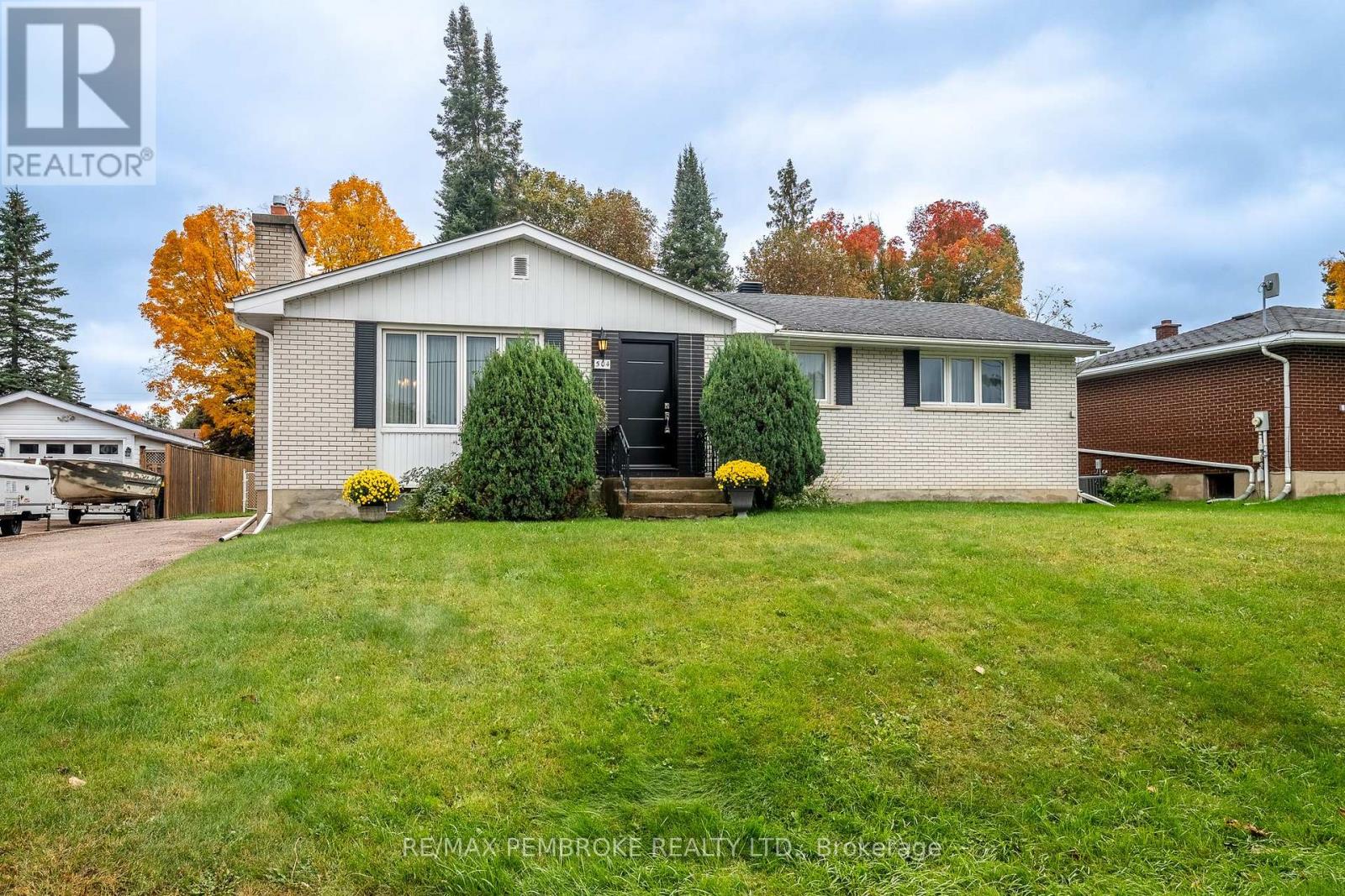 504 Wallace Street, Pembroke, Ontario  K8A 2W3 - Photo 2 - X14089458