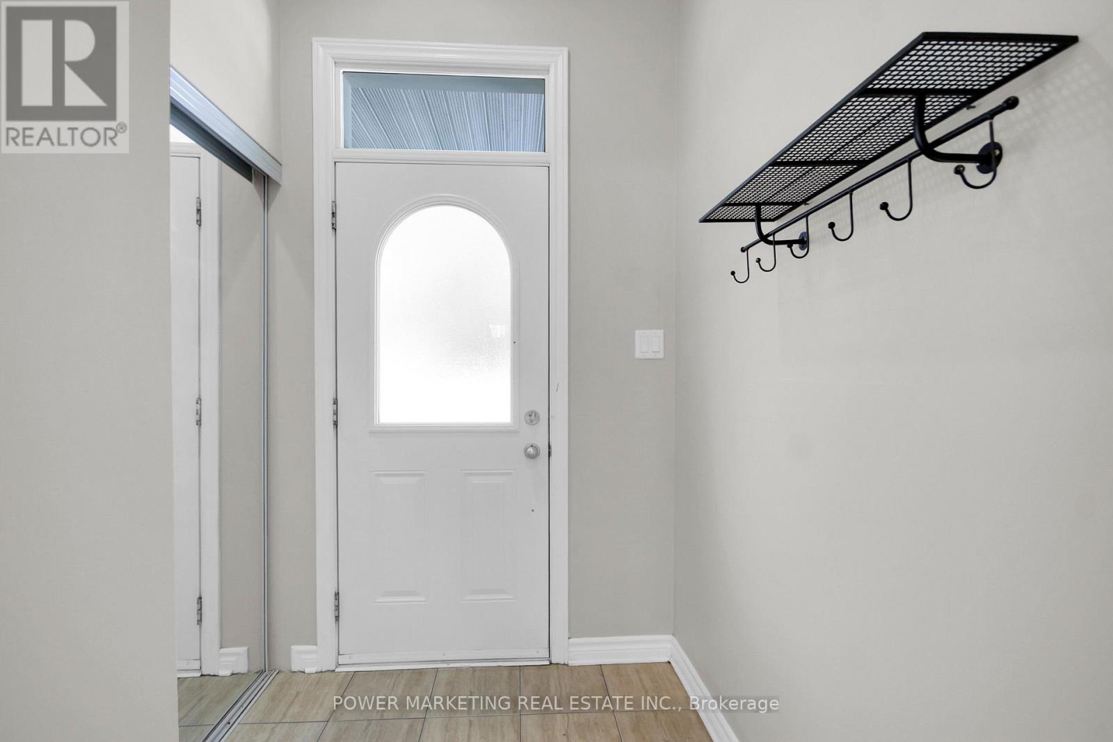 207 Hidden Meadow Avenue, Ottawa, Ontario  K1T 0C2 - Photo 4 - X14089462