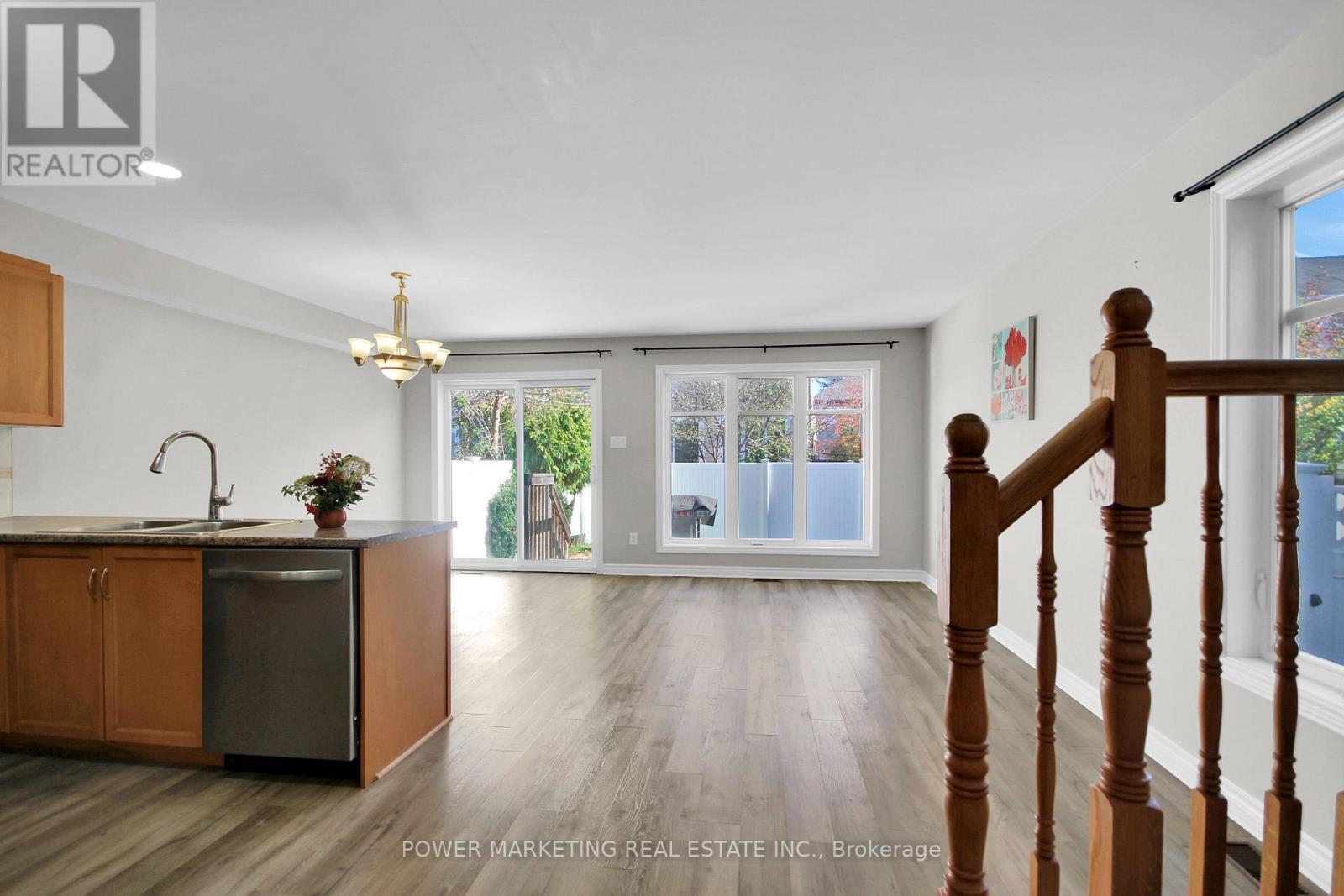 207 Hidden Meadow Avenue, Ottawa, Ontario  K1T 0C2 - Photo 8 - X14089462