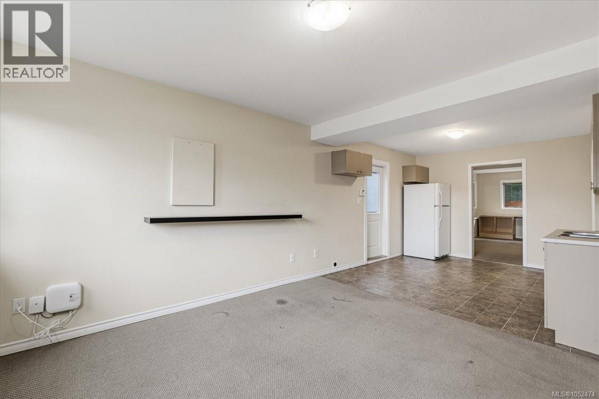 6439 Nidri Pl