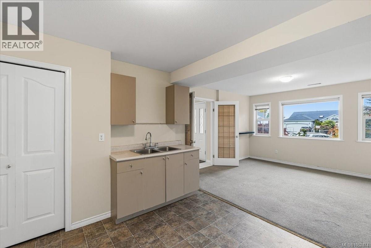 6439 Nidri Pl