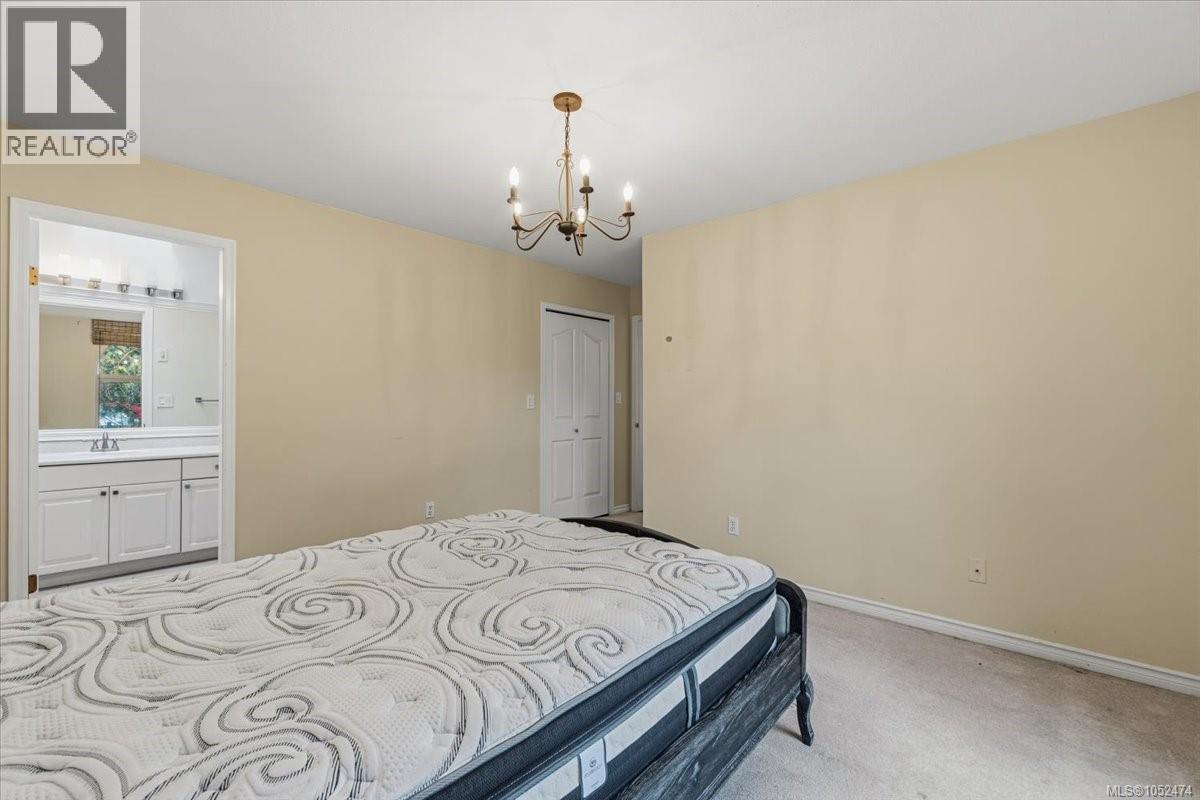 6439 Nidri Pl