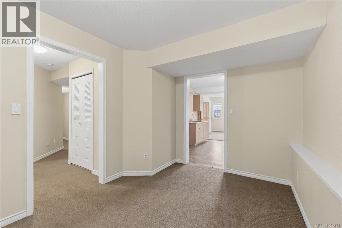 6439 Nidri Pl