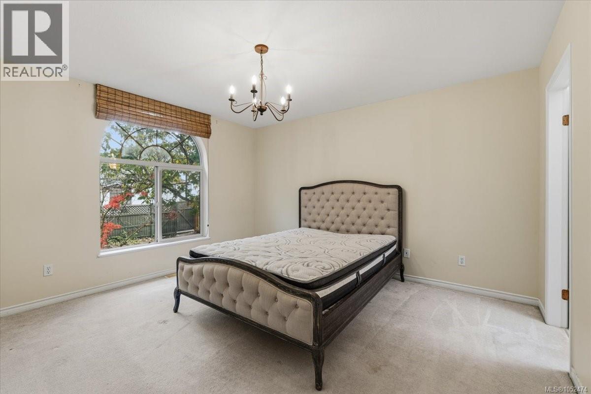 6439 Nidri Pl