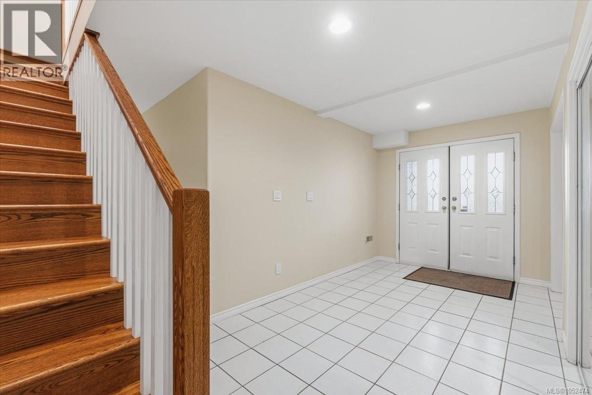 6439 Nidri Pl