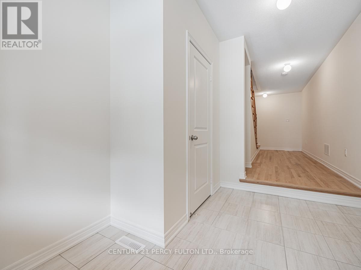 7 Nimmo Lane, Ajax, Ontario  L1S 0H2 - Photo 3 - E14089480