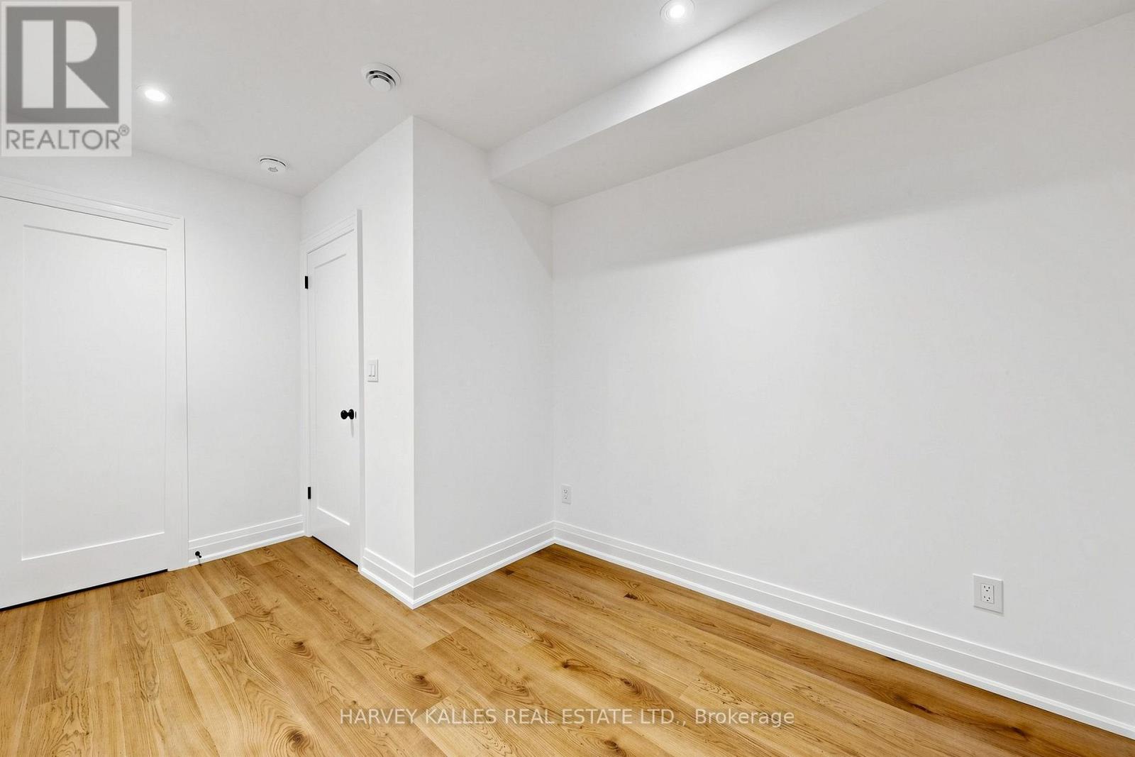 Lower - 7 Tullis Drive, Toronto, Ontario  M4S 2E2 - Photo 23 - C13885968