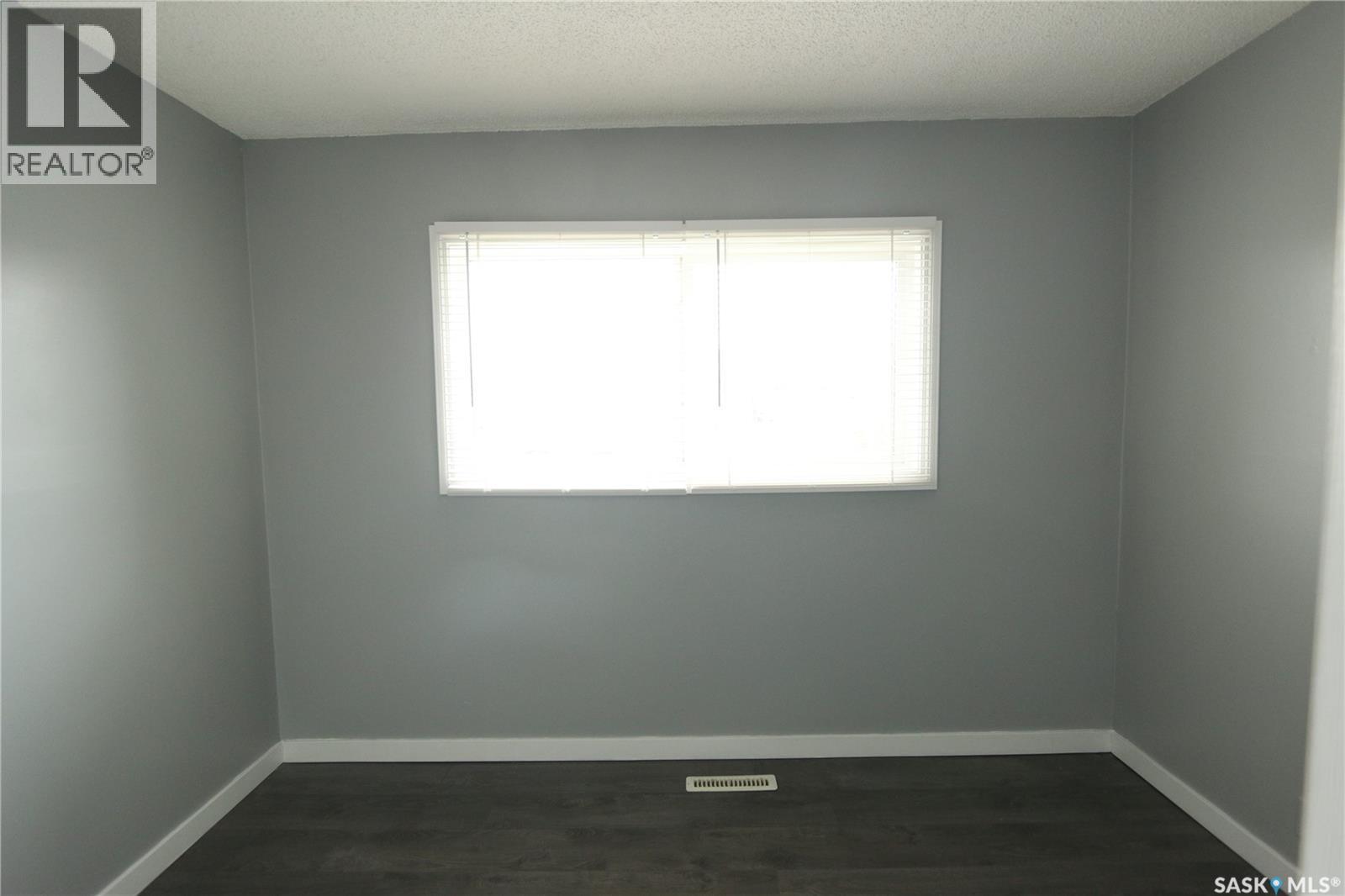 1549 Bond Street, Regina, Saskatchewan  S4N 1X4 - Photo 21 - SK051340