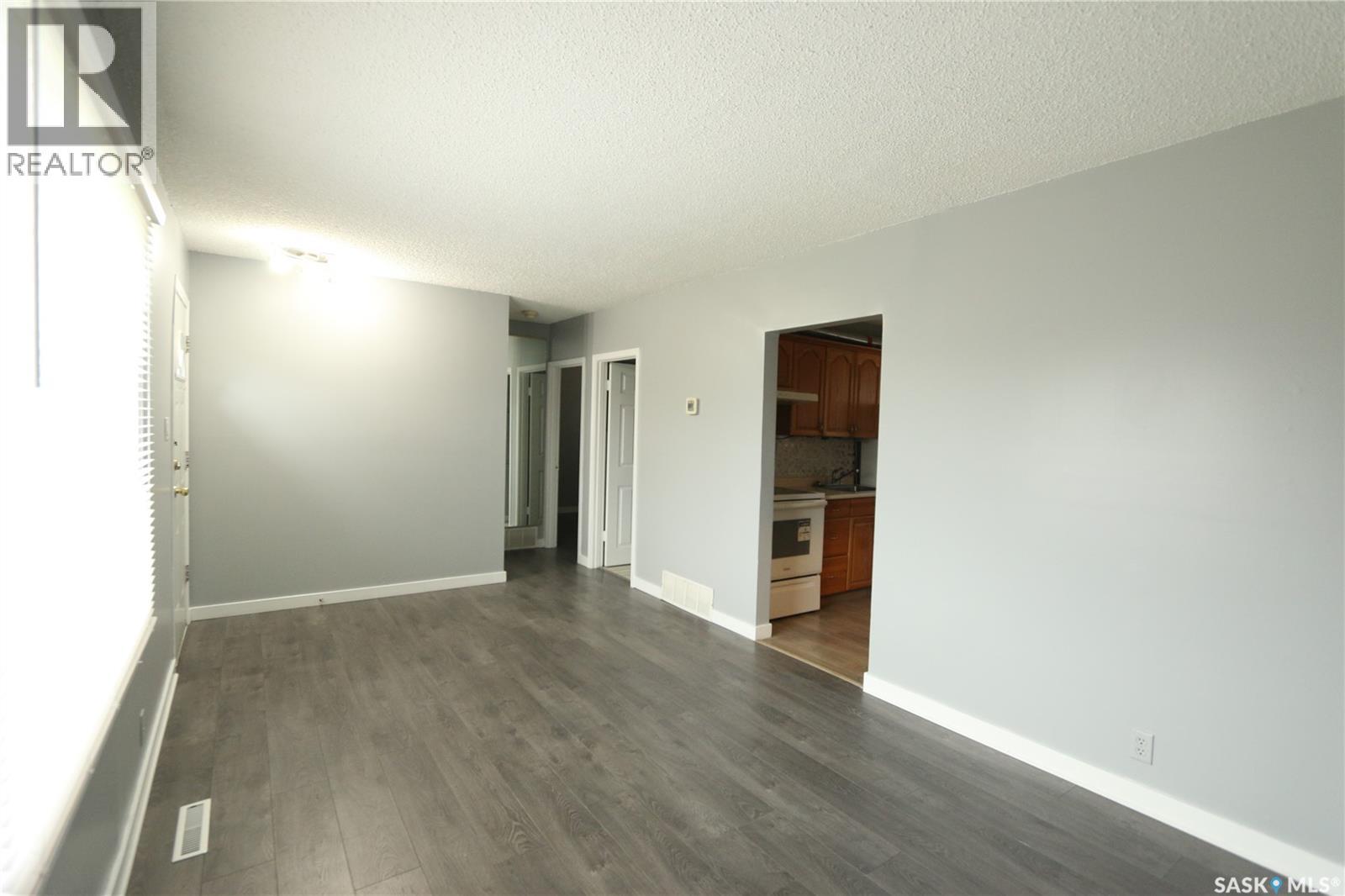 1549 Bond Street, Regina, Saskatchewan  S4N 1X4 - Photo 4 - SK051340