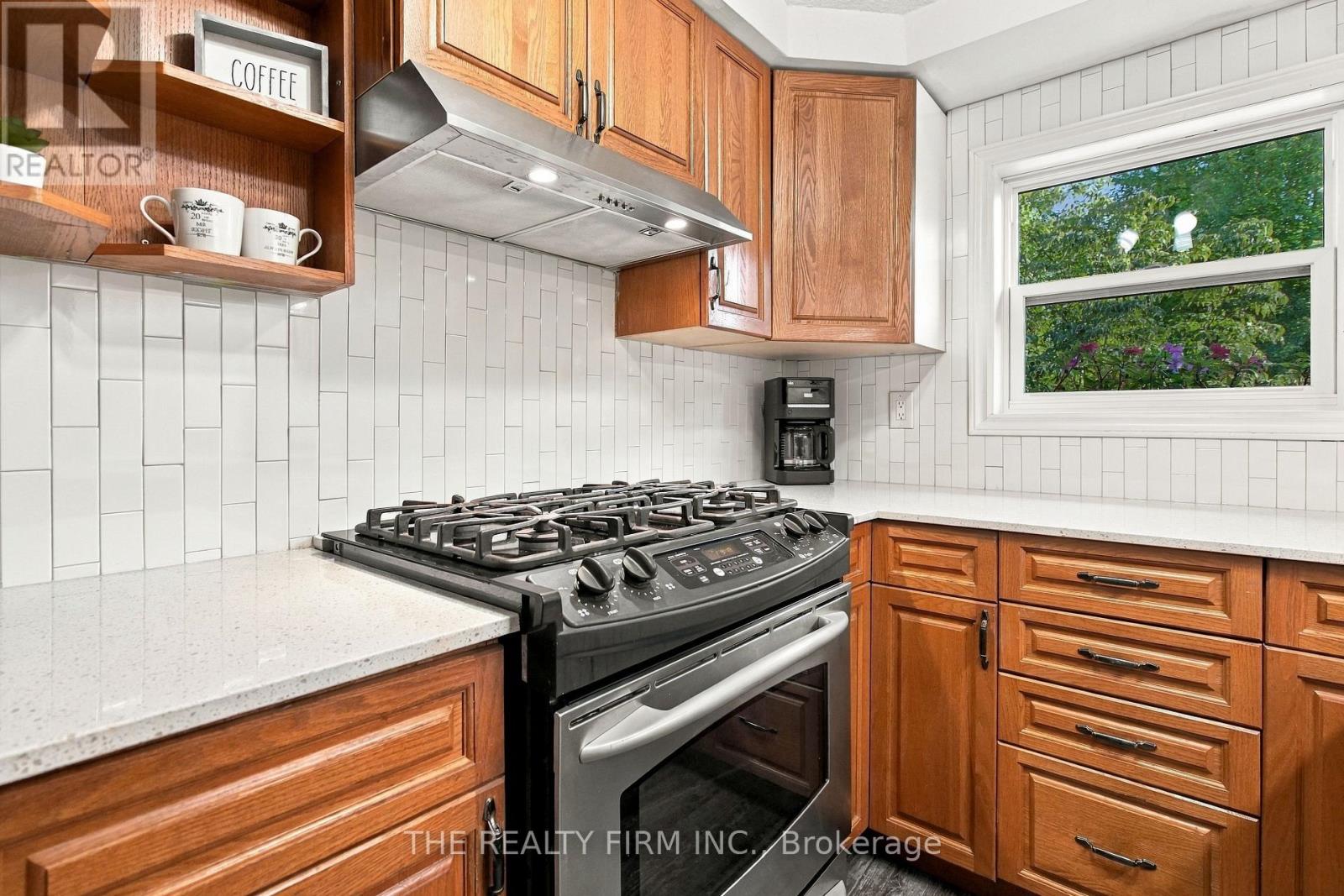 3692 Beverly Glen, Plympton-Wyoming, Ontario  N0N 1E0 - Photo 7 - X13881608
