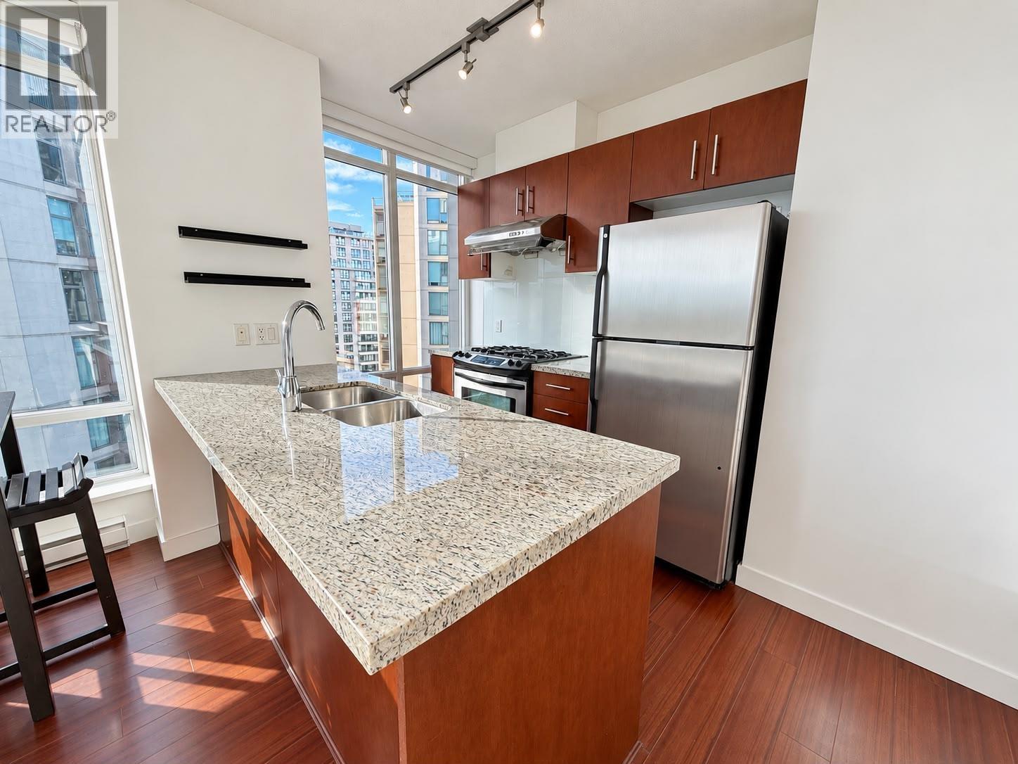 1008 8280 LANSDOWNE ROAD
